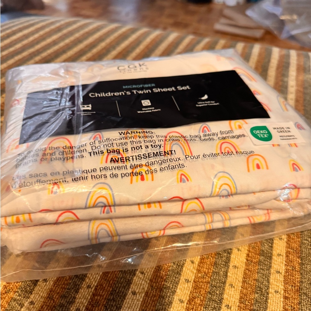 Twin sheet set